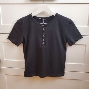 Zara Cropped Black Tee Size S